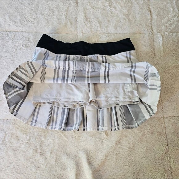 Lululemon Run: Pace Setter Skirt. Black,Grey, White. Size 8 Excellent Condition! - Picture 5 of 7